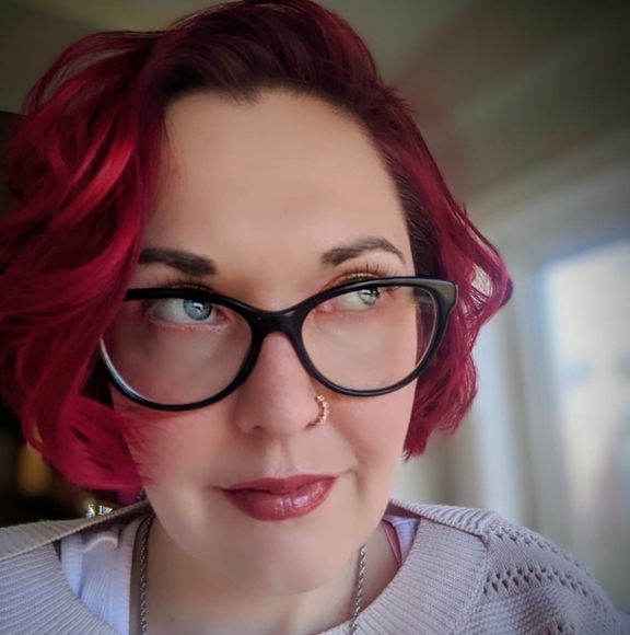 Meet your Posher, Claire - Picture 1 of 1